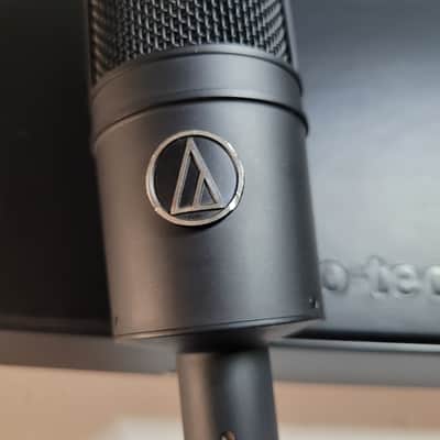 Audio-Technica AT4040 Large Diaphragm Cardioid Condenser Microphone - Black image 4