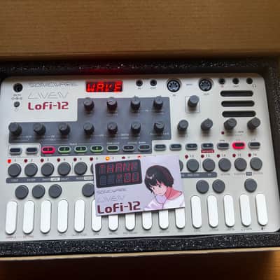 Sonicware Liven Lofi-12 27-Key Sampling Groovebox 2023 - Present - Silver image 2