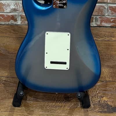 2016 Fender American Elite Stratocaster with Ebony Fretboard 2016 - 2019 - Sky Burst Metallic image 3