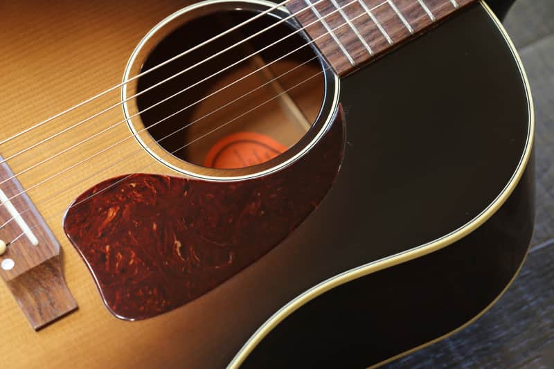 2015 Gibson J-45 True Vintage Acoustic/ Electric Guitar Vintage Sunburst + OHSC