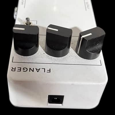 JHS 3 Series Flanger 2021 - Present - White X6914 image 3