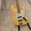 Fender Player Jazz Bass with Maple Fretboard 2018 - 2024 - Buttercream