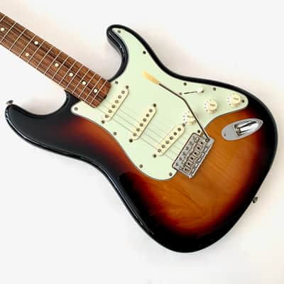 Fender Stratocaster 60′s Vintera 2019 Sunburst image 8