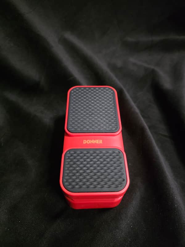 Donner Vowel Volume and Wah pedal image 1