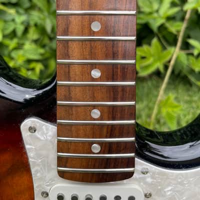Fender Squier 2003 - Quilted maple 3 tone tobacco sunburst image 7