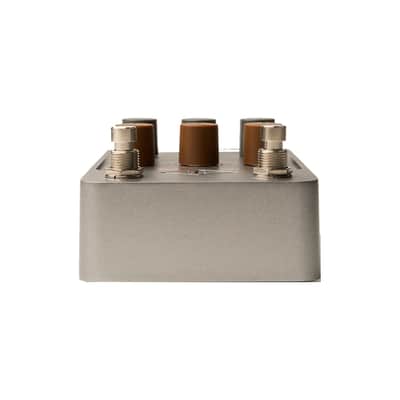 Universal Audio Ox Stomp Dynamic Speaker Emulator Effects Pedal image 3