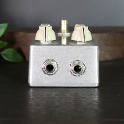 Preowned Arcane Analog ESR Graphic Fuzz Clone w/ Box image 3