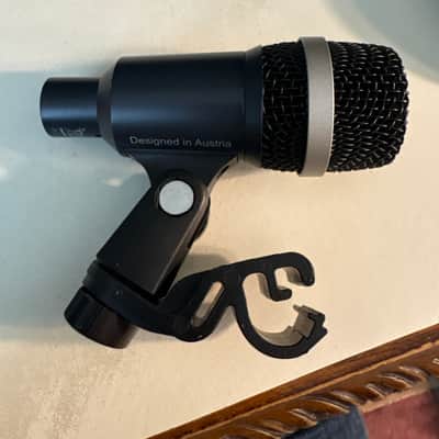 AKG D40 Cardioid Dynamic Instrument Mic 2010s - Black image 1