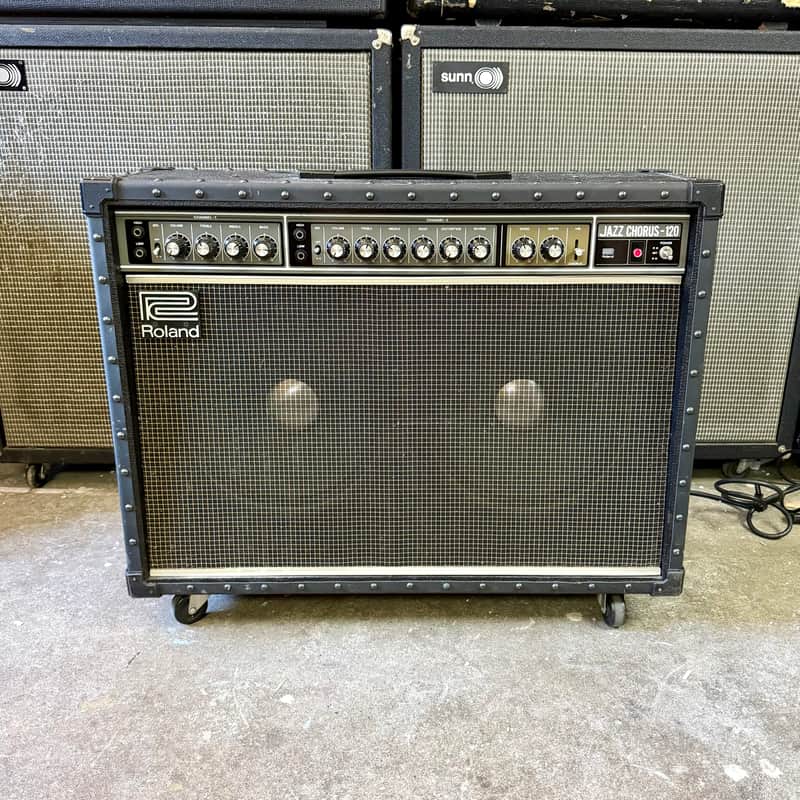 Roland JC-120 Jazz Chorus 2-Channel 120-Watt 2x12