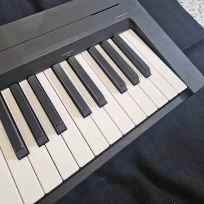 Yamaha P-145 B 2020 - Black image 7