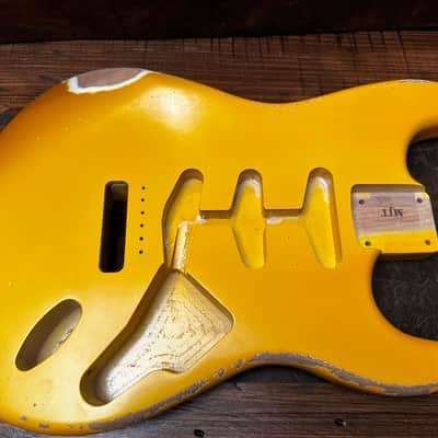 MJT Stratocaster body aged nicotine white image 1