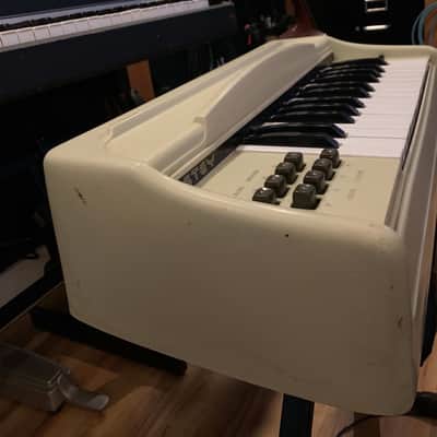 Estey Electric Chord Organ - Model# 2708 1960s Ivory image 3