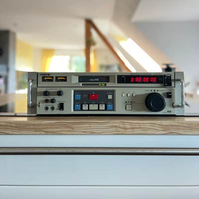 Sony Evo 9800p Video cassette Hi8 high end video recorder image 1