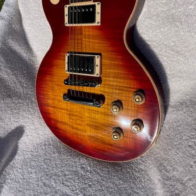 Gibson Les Paul Standard with '60s Neck Profile 2007 - Heritage Cherry Sunburst image 2