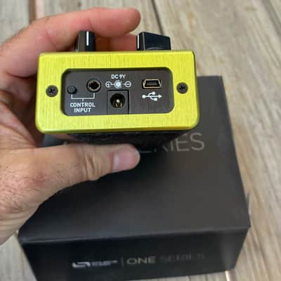 Source Audio Vertigo Tremolo electric guitar pedal with box 2010s - Green image 7