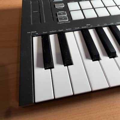 Novation Launchkey Mini 2025 - Black image 3