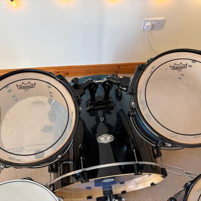 Pearl "Vision" VBX Birch 5 piece drum kit/hardware/cymbals /gig bags/ throne image 7