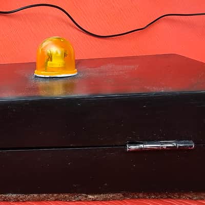 Light-based electromechanical synth drone image 3