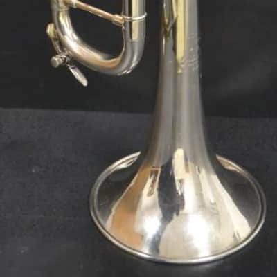 Trompeta Bach Stradivarius 37 estrella Corporation en buen estado. image 16