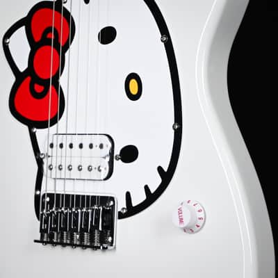 Squier x Hello Kitty Stratocaster Electric Guitar - White 2025 (CYKF25009105) image 9