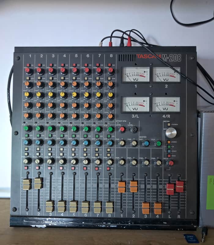 TASCAM M-208 1991 - Black image 1