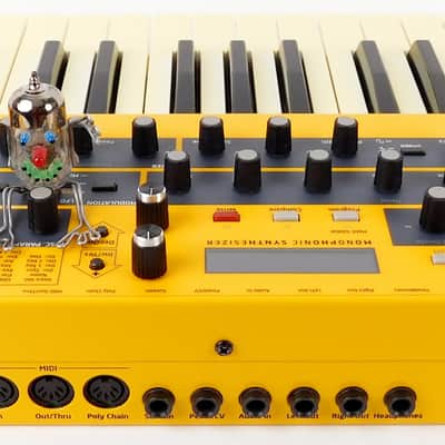 DSI Dave Smith Mopho Synthesizer Keyboard + Bag + Top Zustand + 1,5J Garantie image 8