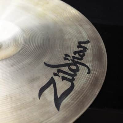 Zildjian USED ​​90s A Zildjian Rock Crash 18 [1738g] image 11