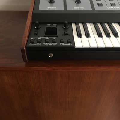 OBERHEIM OB-X8 + FLIGHTCASE / FLYCASE - PRINCE, QUEEN, POLICE, DEPECHE MODE, VAN HALEN - COMME NEUF image 2