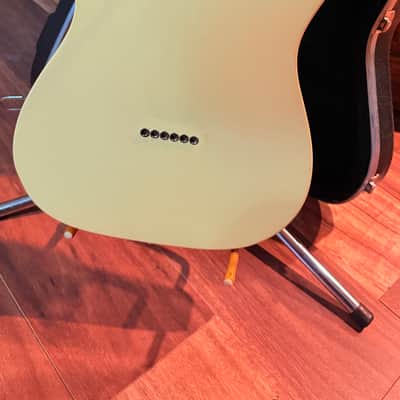 Fender 50th anniversary American made guitar with the original case I image 2