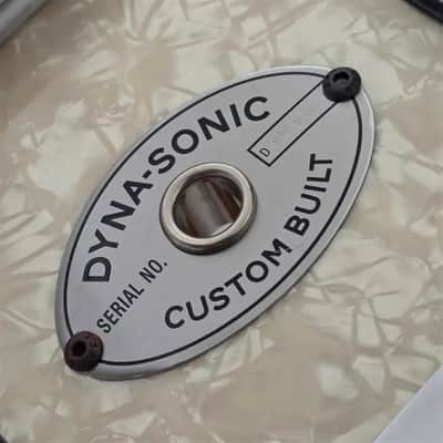 Used Rogers Dyna Sonic Reproduction 14x5 White Marine Pearl Reissue - Very Good image 7