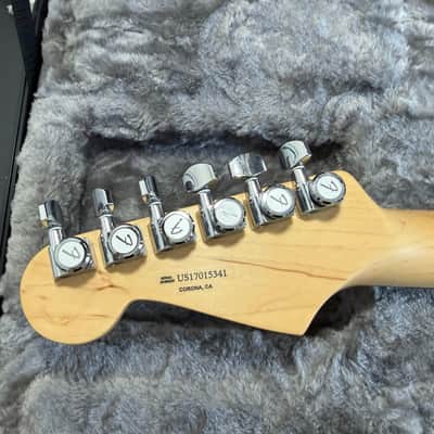 Fender American Elite Stratocaster - 2017 - 3-Color Sunburst, HSS Shawbucker, Ebony Fretboard, Noiseless Pickups image 11