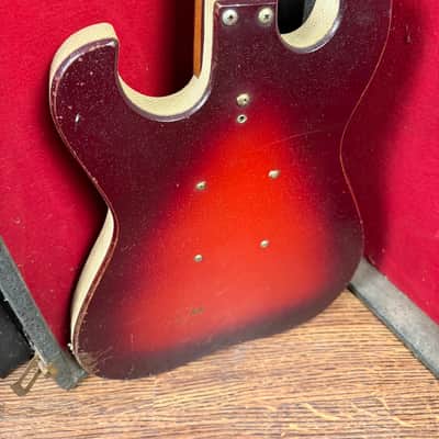 Silvertone 1457 with Case Amp 1965 - Red Burst image 6