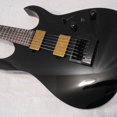 Ibanez RGR52ET-BK Axe Design Lab, RH 6-String Electric Guitar, Evertune Bridge, M300C Hardshell Case image 5