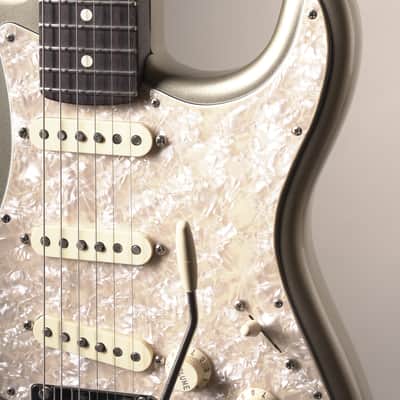 Fender (2018) American Professional Stratocaster Limited Edition Electric Guitar w/ Solid Rosewood Neck - Champagne, incl. OHSC image 8
