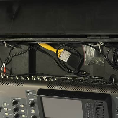 Behringer X32 40-Input 25-Bus Digital Mixing Console 2012 - Present - Black image 4