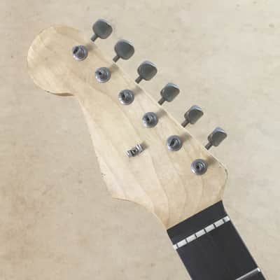 Lefty Vintage Relic Strat Neck Amber Fender Stratocaster Aged Series Loaded Reissue Neck Gotoh Tuners Maple Rosewood image 11
