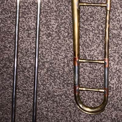 Vintage 1957 Getzen Super Deluxe Bb Tenor Trombone with mouth piece and hardshell case image 8