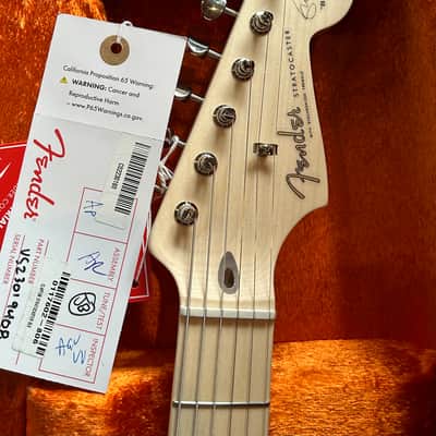 Fender Eric Clapton Artist Series Stratocaster with Vintage Noiseless Pickups  Black #US23019408 7 lbs  11.7 oz image 6