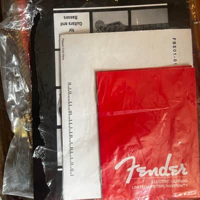 Fender 40th anniversary American Stratocaster 1996 - Candy apple red image 13