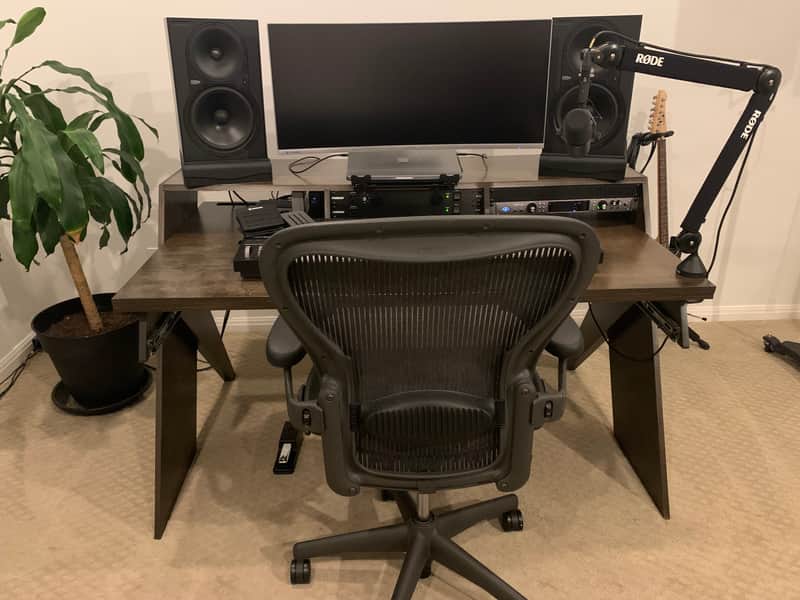 Output / De-Fi Platform Desk - Kodiak Brown with Keyboard tray image 1