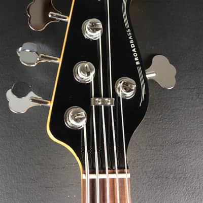 Yamaha BBP35II VW Vintage White 5 String w/case Demo image 5