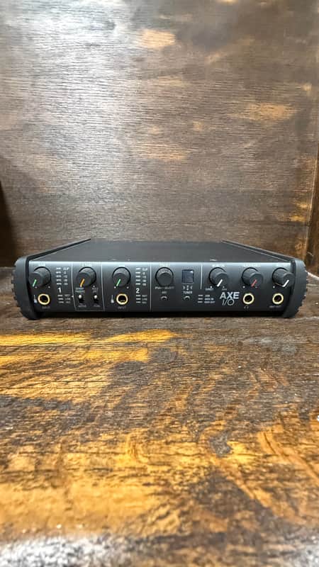 IK Multimedia AXE I/O USB Audio Interface 2019 - Present - Black image 1