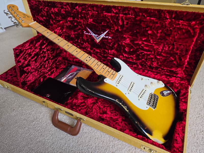 2022 Fender Custom Shop 1957 Reissue Stratocaster Heavy Relic, two-tone sunburst EX image 1
