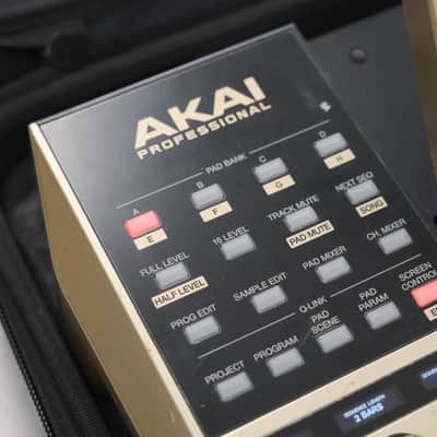 AKAI MPC-X SPECIAL EDITION GOLD SUPER CLEAN WITH COVER AND CASE! image 2