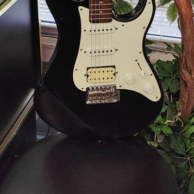 Mid-90s Black Yamaha RGX 421D FR Tremolo Super Strat HSH
