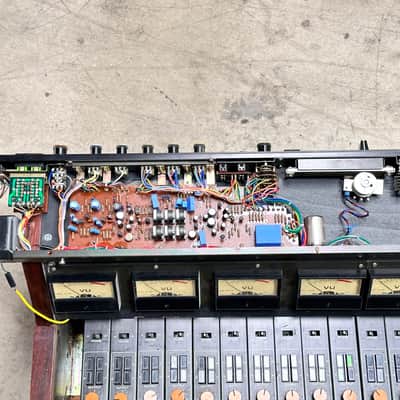 Yamaha PM-1000 16-Channel 4-Bus Mixing Console 1970s - Black image 16