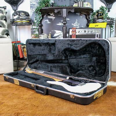 Preowned 2020 Fender Player Lead III Electric Guitar - Olympic White w/ HSC image 17