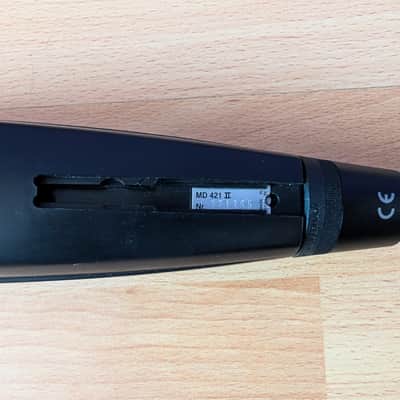 Sennheiser MD 421 II Cardioid Dynamic Microphone image 4