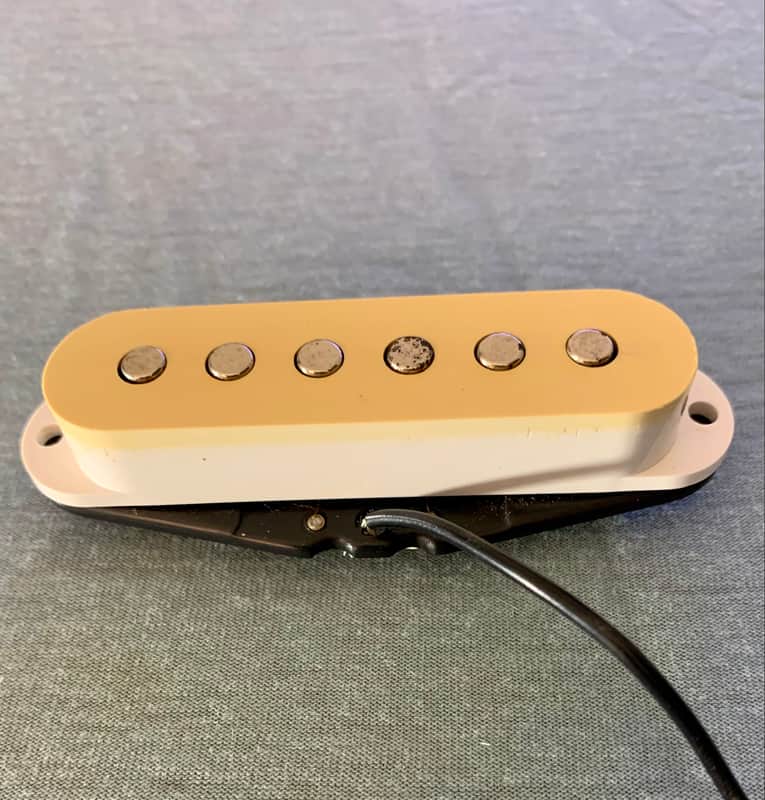 Single Coil Pickup with Aged Cover, with Screws and Springs (Aged White) image 1