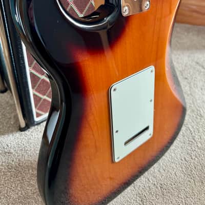2024 Fender 70th Anniversary Player Stratocaster Two Tone Sunburst image 6